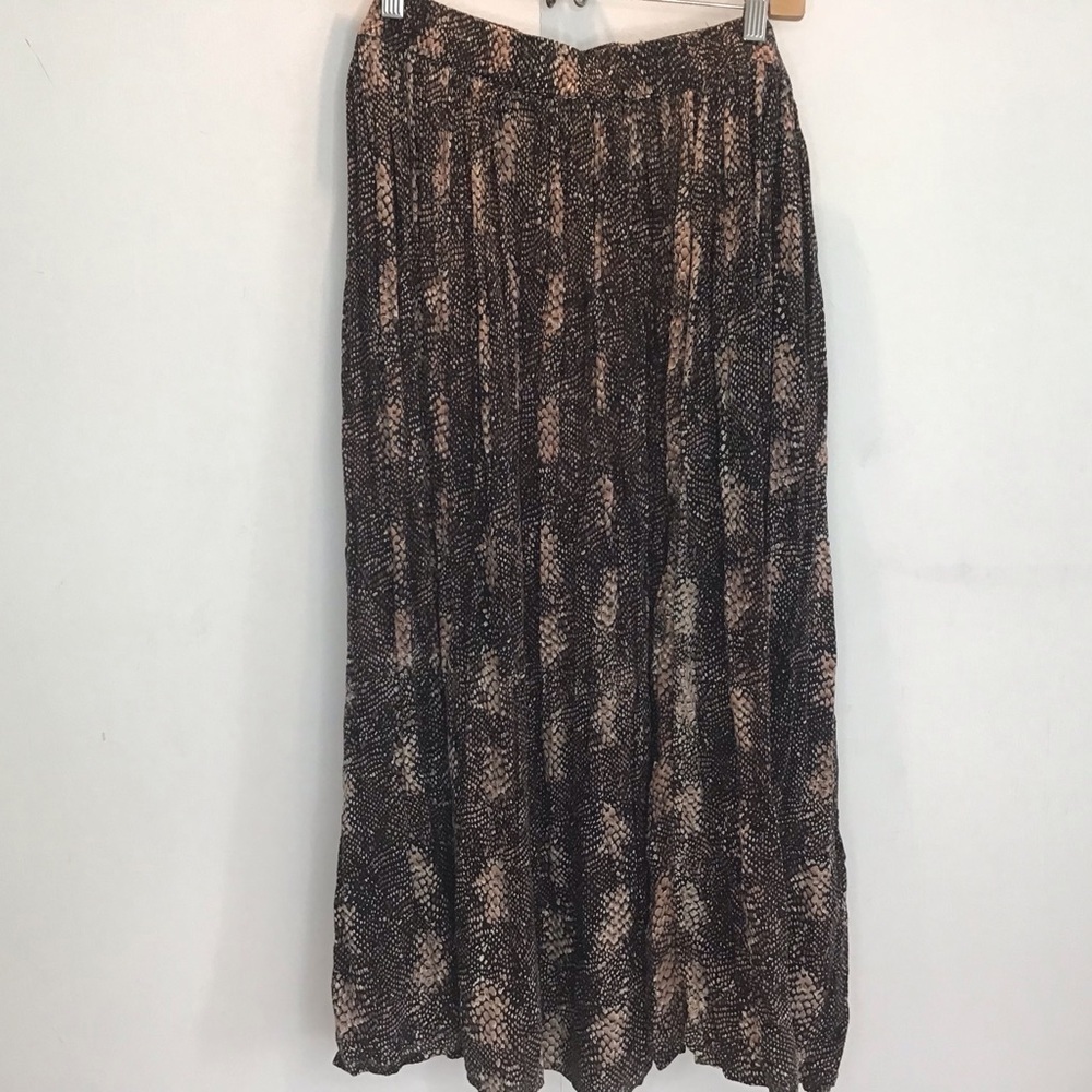 M.P.H. Collection  Flowy Rayon Brown /Tan Snakeskin lightweight midi skirt. 3X